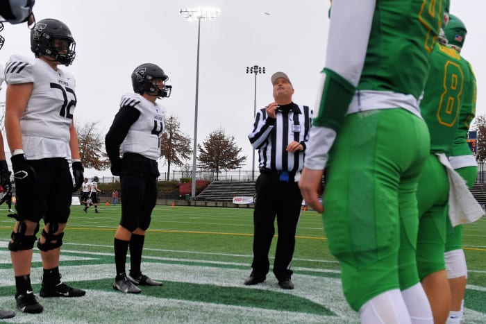 a.Tualatin.West-Linn.6A-football-semifinal.Leon-Neuschwander.107